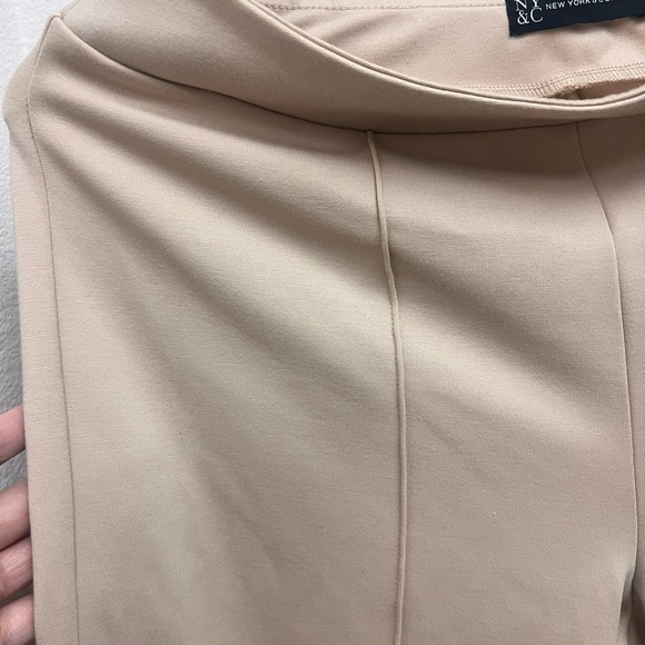 New York & company women Pintuck Wide Leg Pants Medium Natural color New w/ tag - Picture 4 of 7